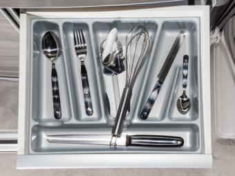 55da7b2d5a_cutlery holder.jpg